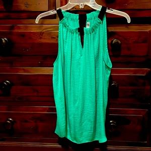 Cute sleeveless green top